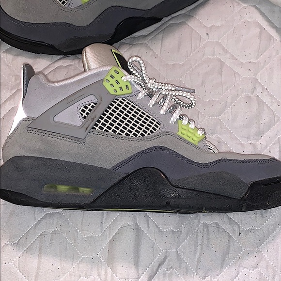 Jordan Retro 4’s Sneakers - Picture 1 of 10